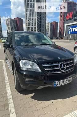 Внедорожник / Кроссовер Mercedes-Benz M-Class 2010 в Киеве