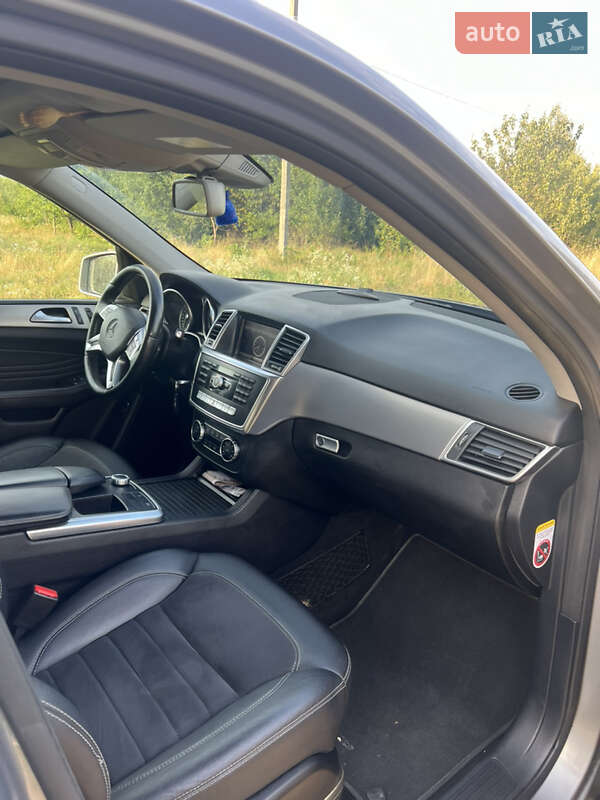 Позашляховик / Кросовер Mercedes-Benz M-Class 2012 в Коломиї