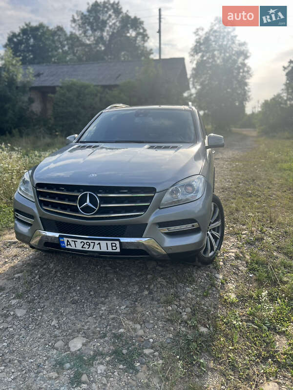 Позашляховик / Кросовер Mercedes-Benz M-Class 2012 в Коломиї