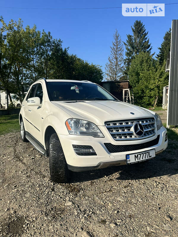 Внедорожник / Кроссовер Mercedes-Benz M-Class 2011 в Снятине