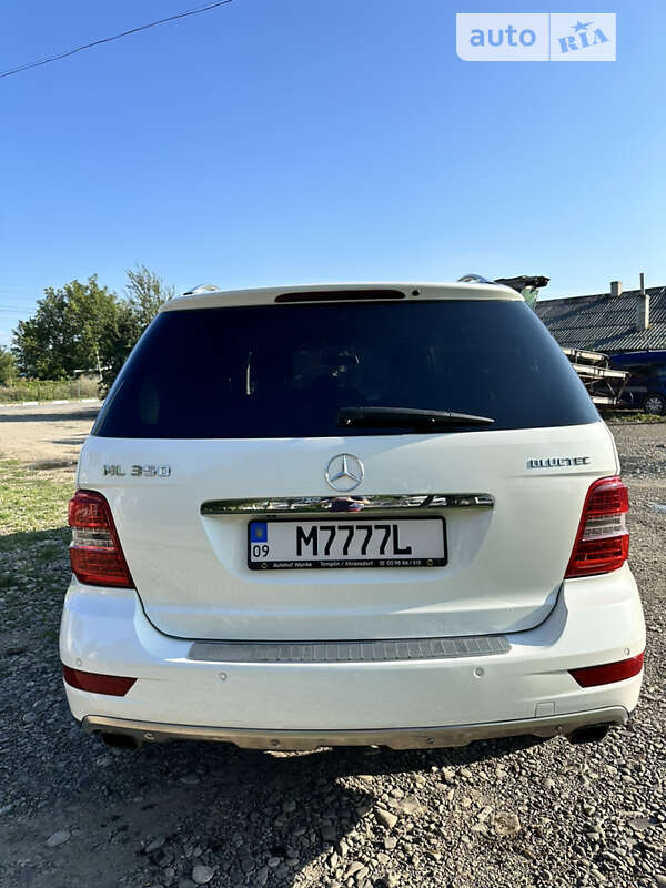 Внедорожник / Кроссовер Mercedes-Benz M-Class 2011 в Снятине
