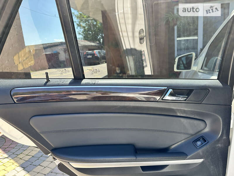 Внедорожник / Кроссовер Mercedes-Benz M-Class 2011 в Снятине