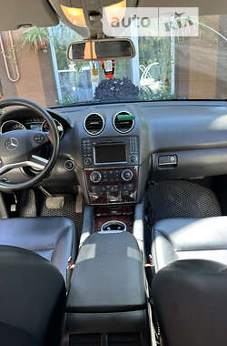Внедорожник / Кроссовер Mercedes-Benz M-Class 2011 в 