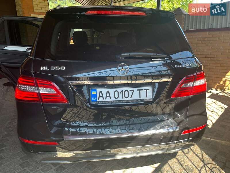 Внедорожник / Кроссовер Mercedes-Benz M-Class 2012 в Киеве