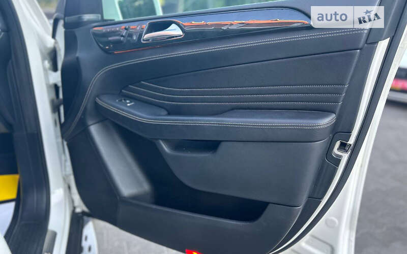 Внедорожник / Кроссовер Mercedes-Benz M-Class 2014 в Черновцах