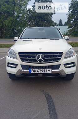 Позашляховик / Кросовер Mercedes-Benz M-Class 2011 в Рівному