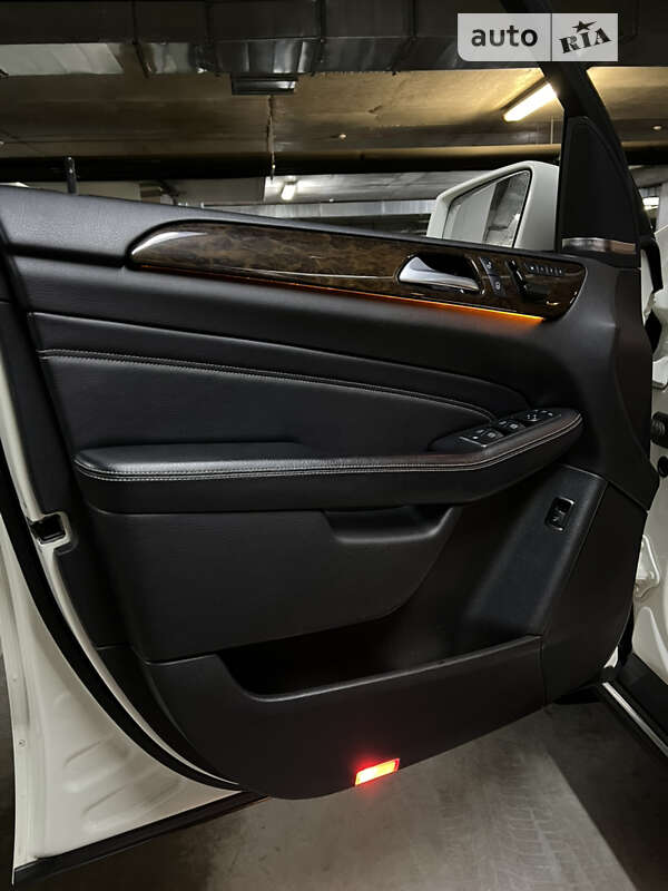 Внедорожник / Кроссовер Mercedes-Benz M-Class 2012 в Киеве