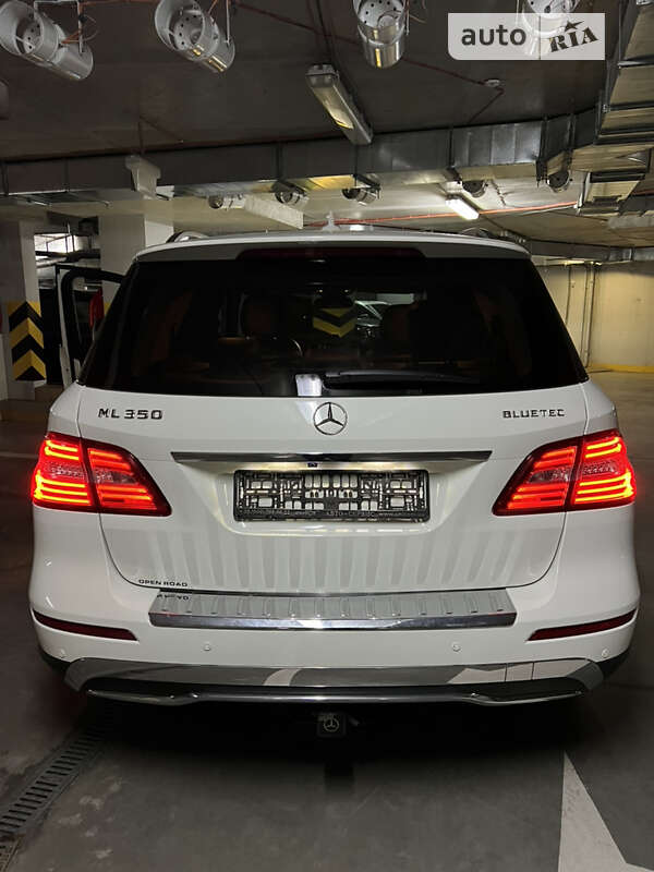 Внедорожник / Кроссовер Mercedes-Benz M-Class 2012 в Киеве
