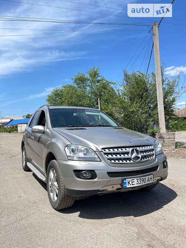 Позашляховик / Кросовер Mercedes-Benz M-Class 2008 в Кривому Розі