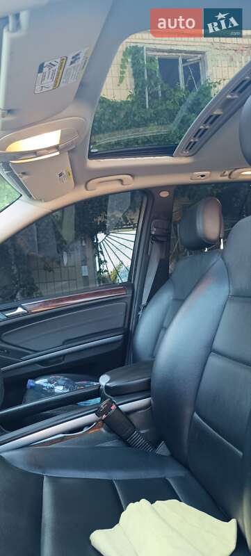 Внедорожник / Кроссовер Mercedes-Benz M-Class 2010 в Городковке