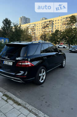 Внедорожник / Кроссовер Mercedes-Benz M-Class 2012 в Киеве