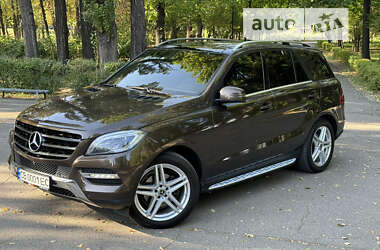 Внедорожник / Кроссовер Mercedes-Benz M-Class 2015 в Киеве