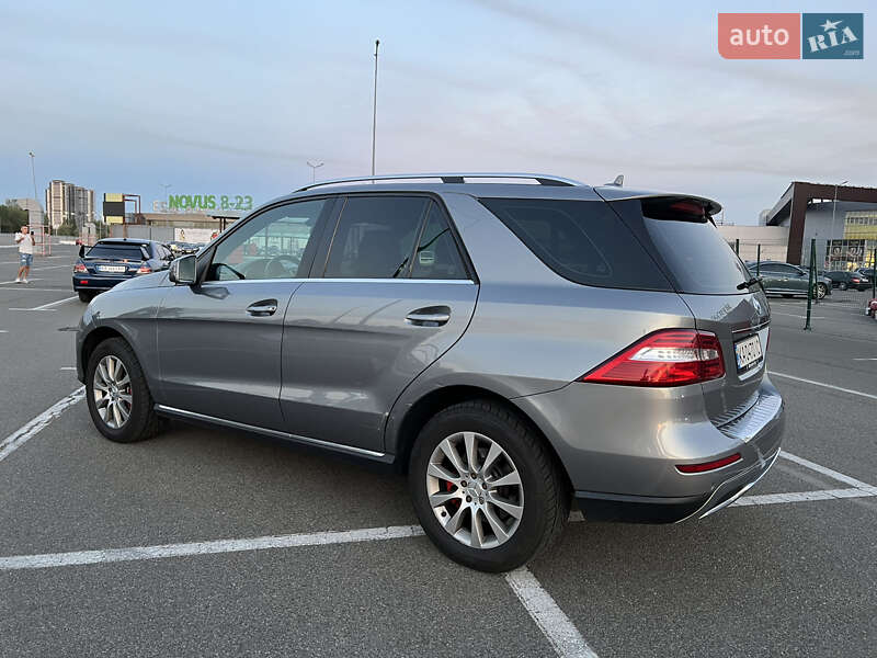 Внедорожник / Кроссовер Mercedes-Benz M-Class 2012 в Киеве
