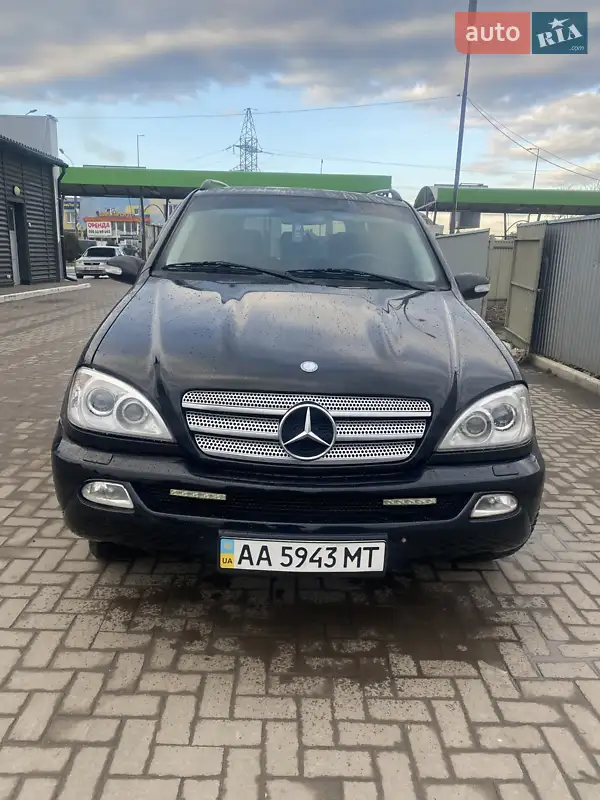 Mercedes-Benz M-Class 2005