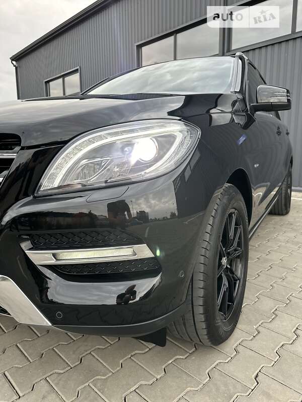 Внедорожник / Кроссовер Mercedes-Benz M-Class 2012 в Луцке