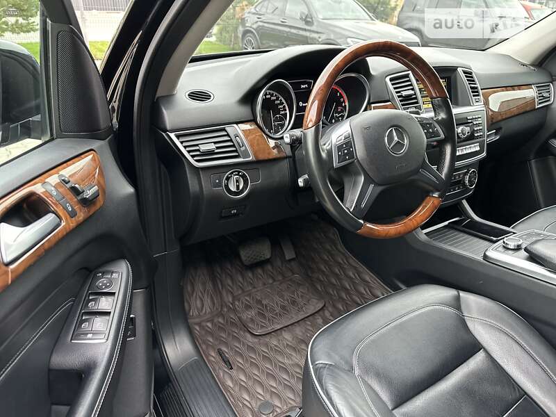 Внедорожник / Кроссовер Mercedes-Benz M-Class 2012 в Луцке