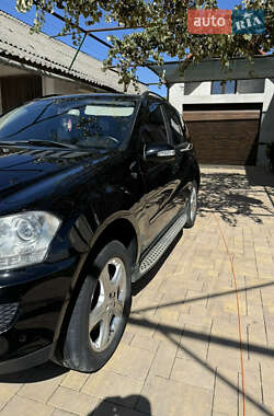 Внедорожник / Кроссовер Mercedes-Benz M-Class 2006 в 