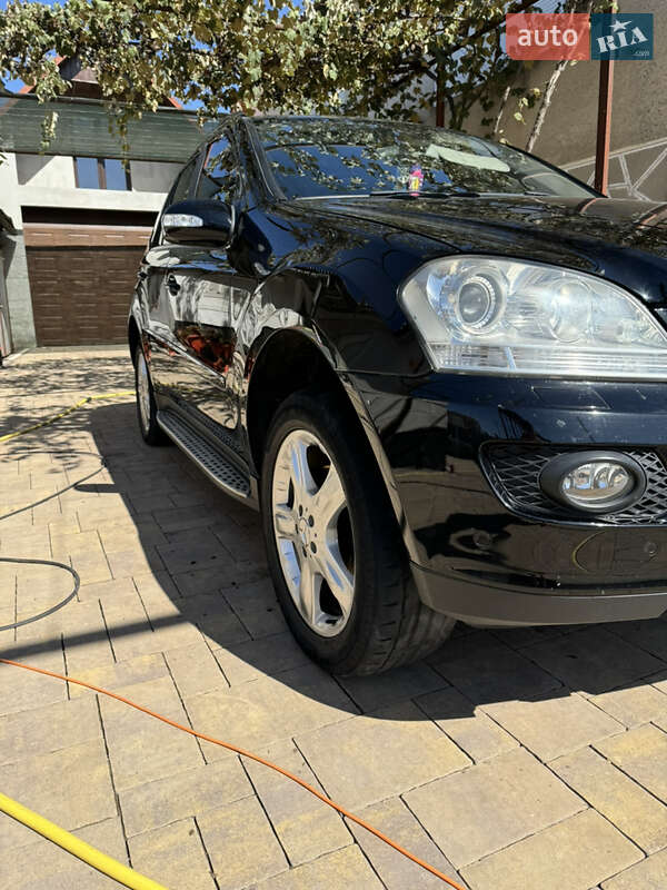 Внедорожник / Кроссовер Mercedes-Benz M-Class 2006 в Виноградове
