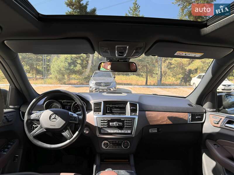Внедорожник / Кроссовер Mercedes-Benz M-Class 2014 в Киеве