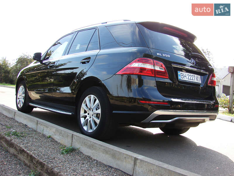 Внедорожник / Кроссовер Mercedes-Benz M-Class 2012 в Одессе