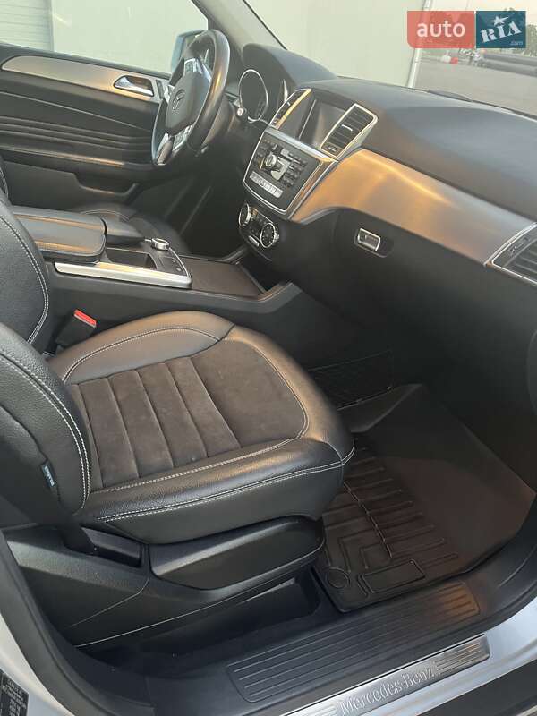 Позашляховик / Кросовер Mercedes-Benz M-Class 2013 в Києві