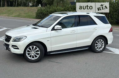 Позашляховик / Кросовер Mercedes-Benz M-Class 2012 в Києві