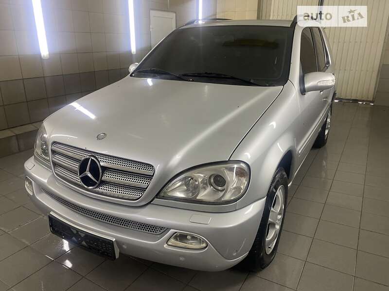 Внедорожник / Кроссовер Mercedes-Benz M-Class 2003 в Умани