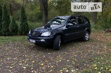 Позашляховик / Кросовер Mercedes-Benz M-Class 2001 в Бурштині