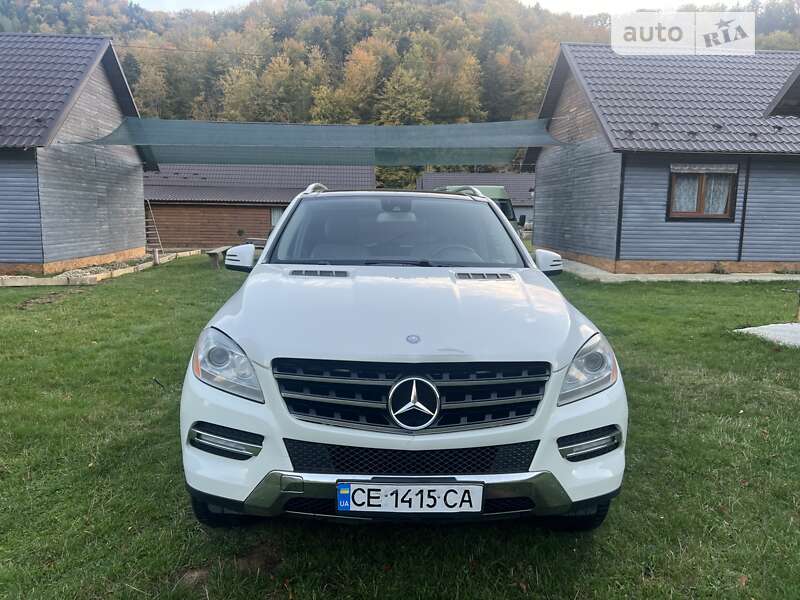 Позашляховик / Кросовер Mercedes-Benz M-Class 2011 в Чернівцях