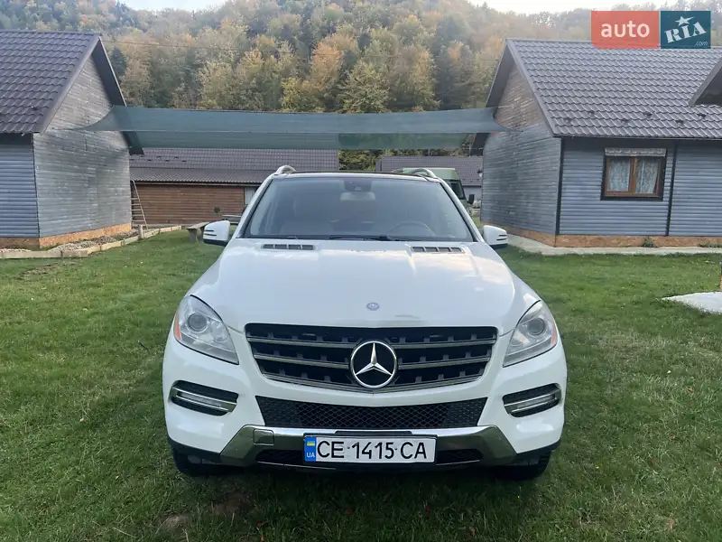 Позашляховик / Кросовер Mercedes-Benz M-Class 2011 в 