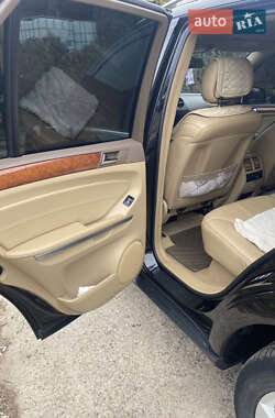 Внедорожник / Кроссовер Mercedes-Benz M-Class 2011 в 