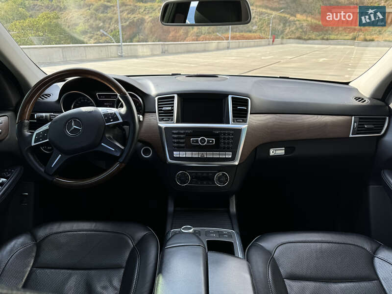 Позашляховик / Кросовер Mercedes-Benz M-Class 2013 в Одесі