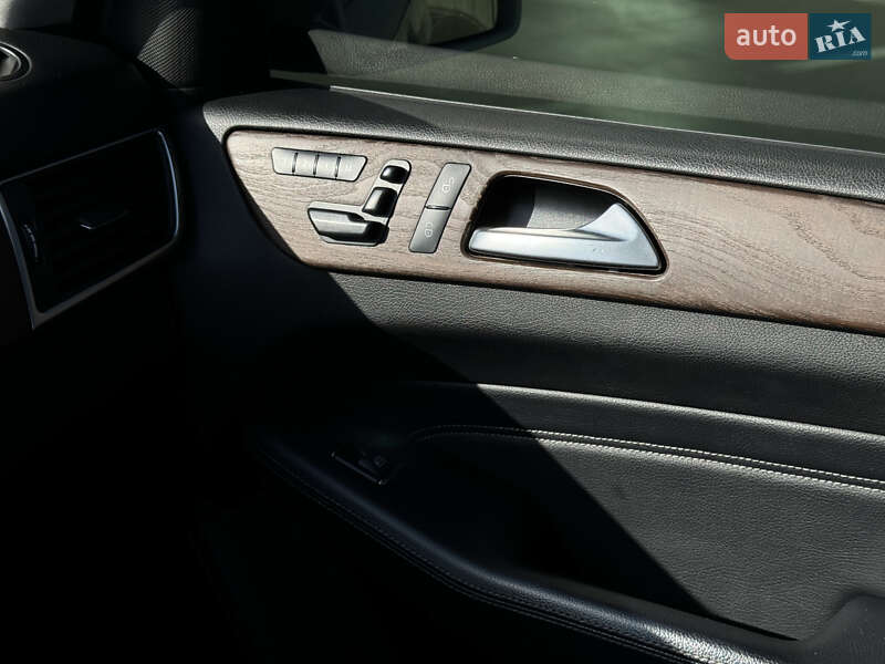 Позашляховик / Кросовер Mercedes-Benz M-Class 2013 в Одесі