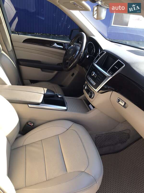 Внедорожник / Кроссовер Mercedes-Benz M-Class 2013 в Калуше