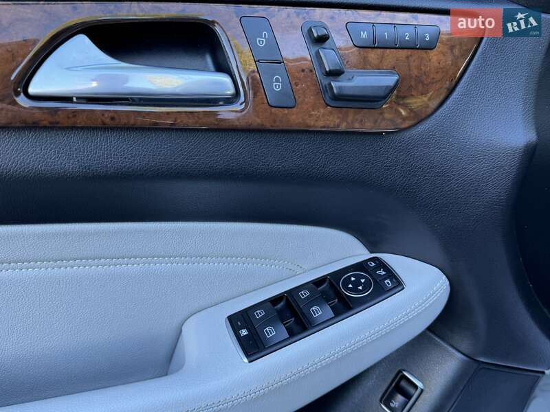 Позашляховик / Кросовер Mercedes-Benz M-Class 2014 в Одесі