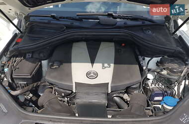 Внедорожник / Кроссовер Mercedes-Benz M-Class 2011 в 