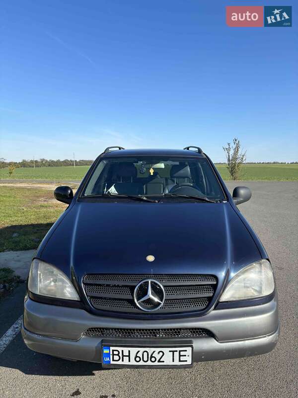 Mercedes-Benz M-Class 2001