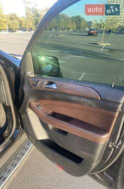 Внедорожник / Кроссовер Mercedes-Benz M-Class 2011 в 