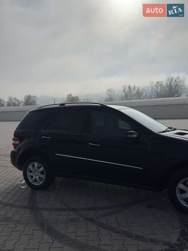 Внедорожник / Кроссовер Mercedes-Benz M-Class 2007 в Черновцах