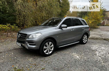 Позашляховик / Кросовер Mercedes-Benz M-Class 2012 в Києві