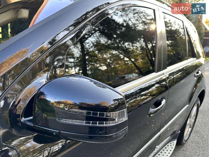 Внедорожник / Кроссовер Mercedes-Benz M-Class 2010 в Киеве