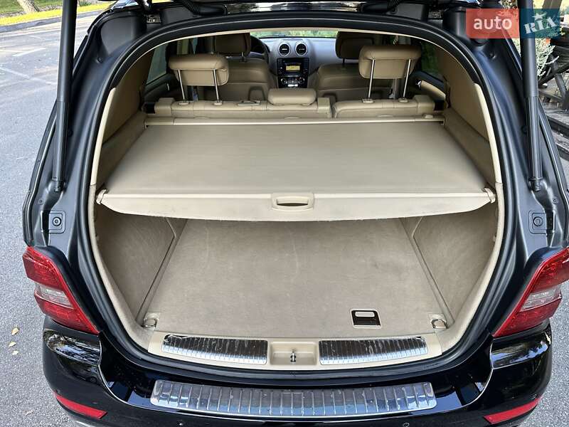 Внедорожник / Кроссовер Mercedes-Benz M-Class 2010 в Киеве