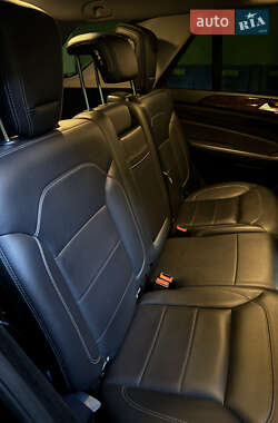 Внедорожник / Кроссовер Mercedes-Benz M-Class 2012 в 