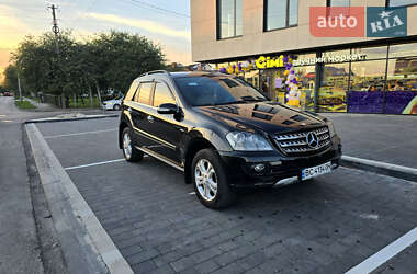 Позашляховик / Кросовер Mercedes-Benz M-Class 2008 в Володимир-Волинському