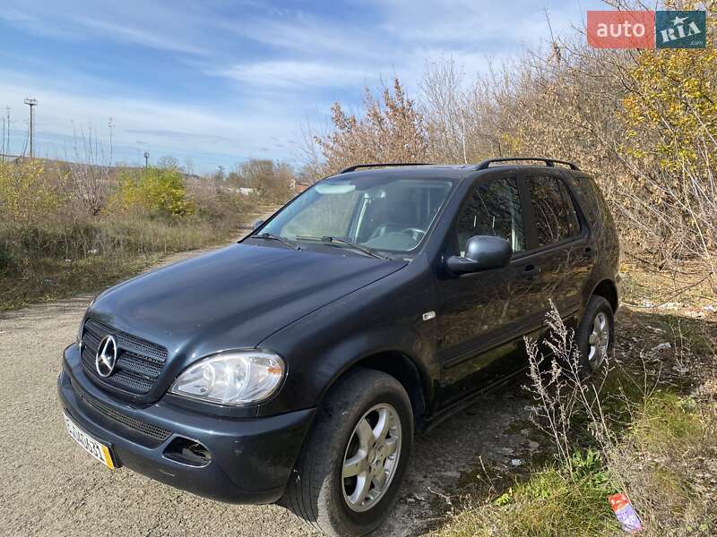 Mercedes-Benz M-Class 2001