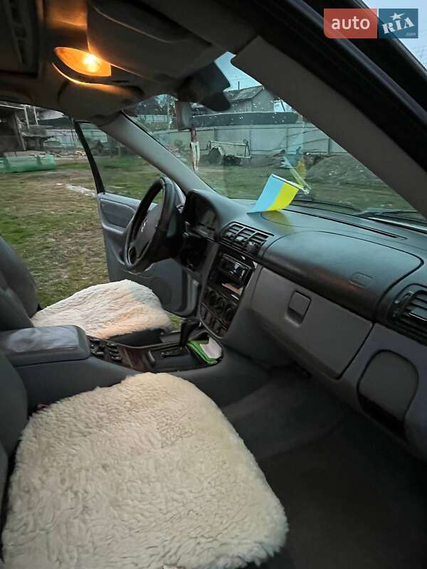 Позашляховик / Кросовер Mercedes-Benz M-Class 2000 в Гвіздці