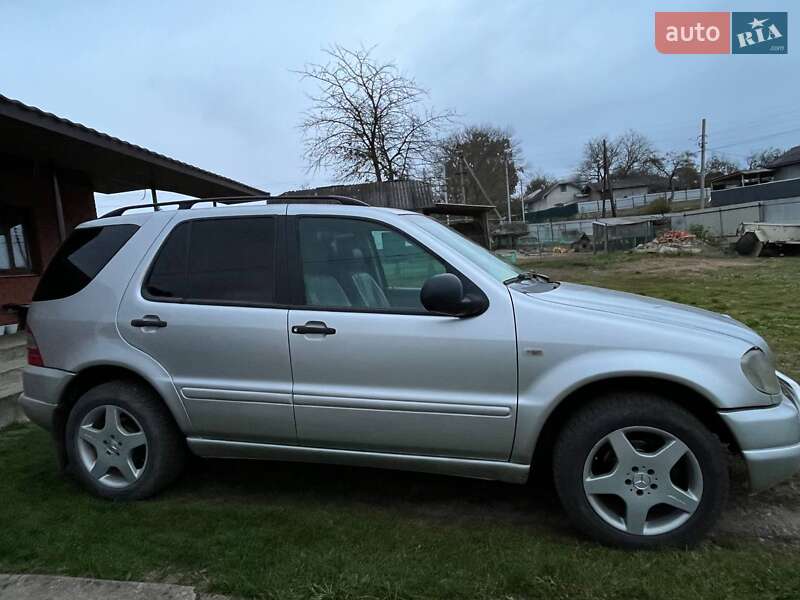 Mercedes-Benz M-Class 2000