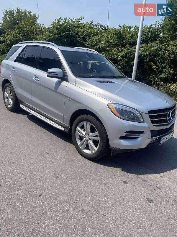 Внедорожник / Кроссовер Mercedes-Benz M-Class 2013 в Гайвороне