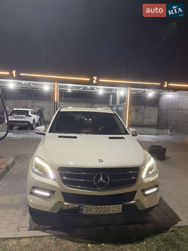 Позашляховик / Кросовер Mercedes-Benz M-Class 2013 в Києві