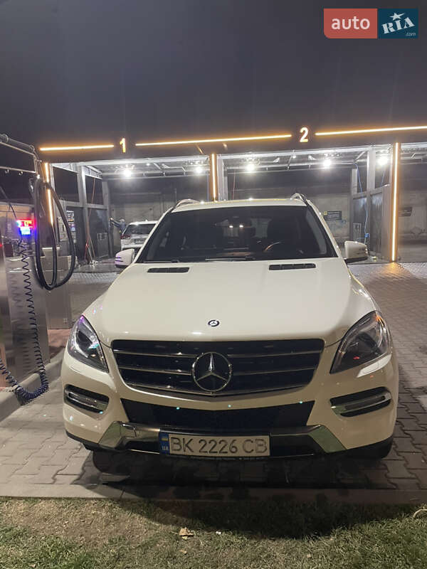 Позашляховик / Кросовер Mercedes-Benz M-Class 2013 в Києві